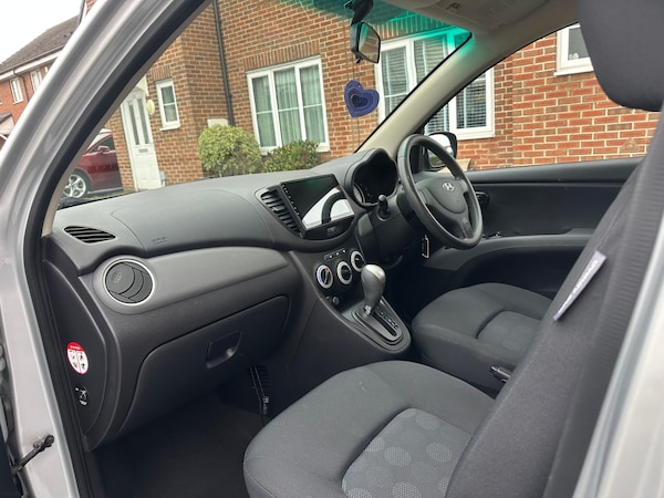 Used Hyundai i10 2009 for sale - 76309762: Photo 11