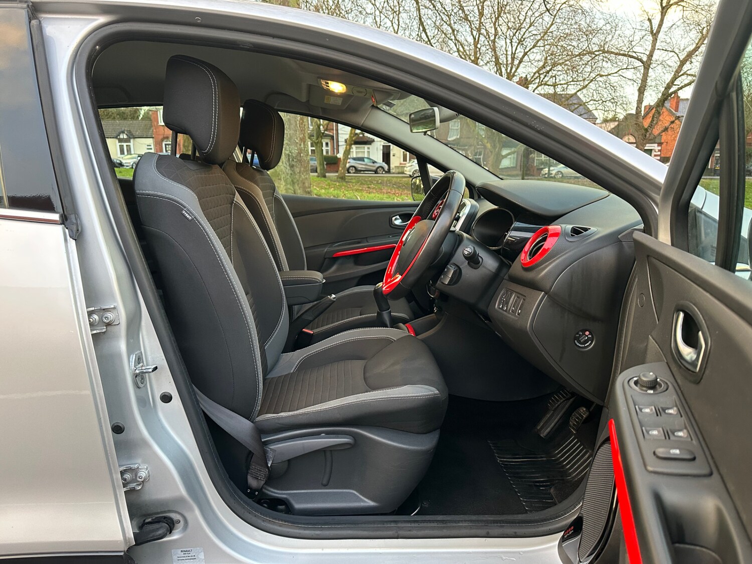 Used Renault Clio 2016 for sale - 77555816: Photo 10