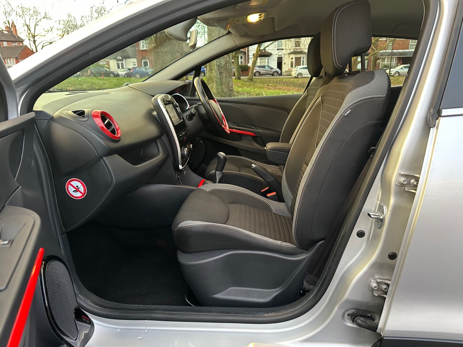 Used Renault Clio 2016 for sale - 77555816: Photo 9