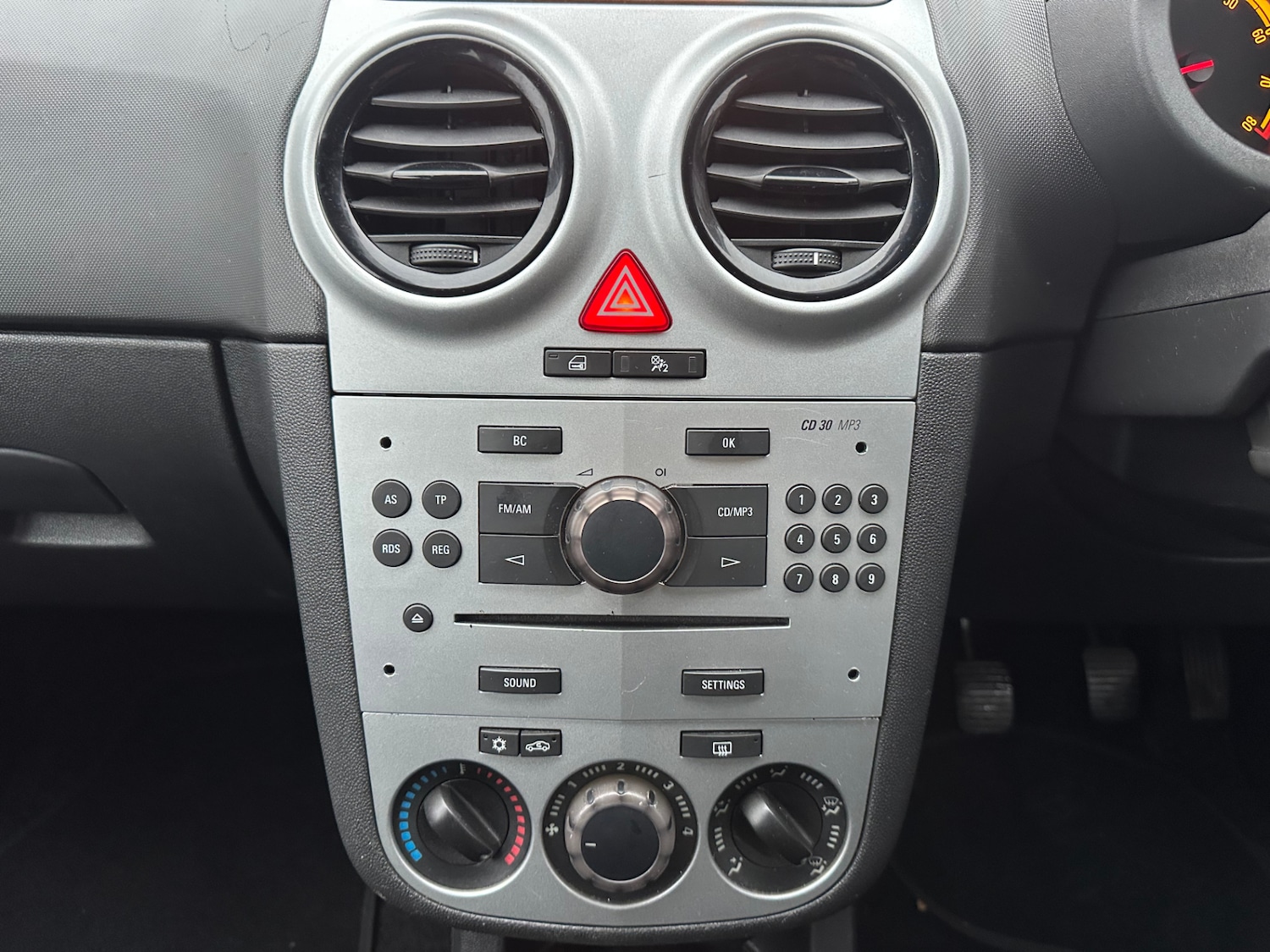 Used Vauxhall Corsa 2011 for sale - 77241156: Photo 16