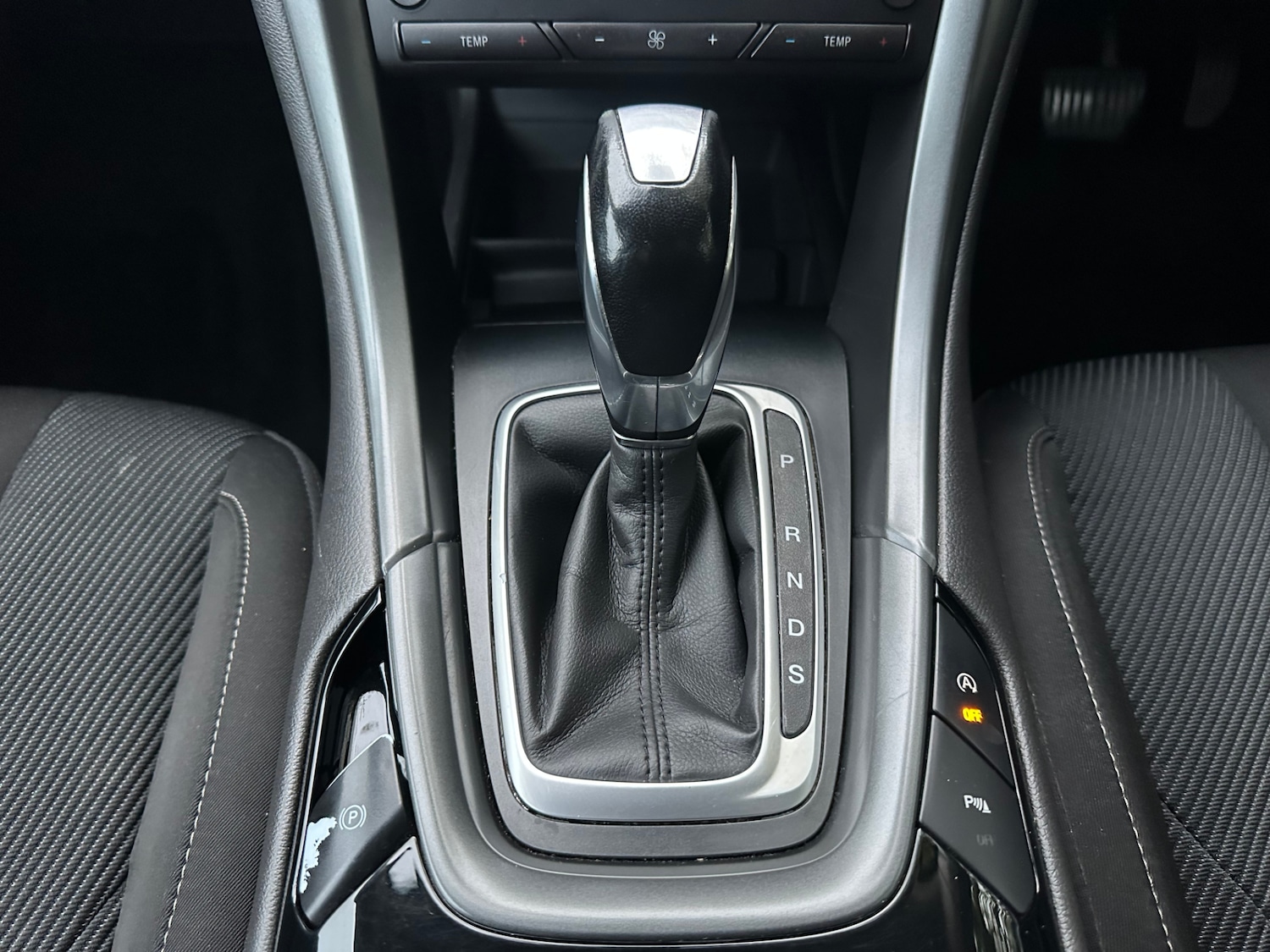 Used Ford Mondeo 2016 for sale - 76947455: Photo 19