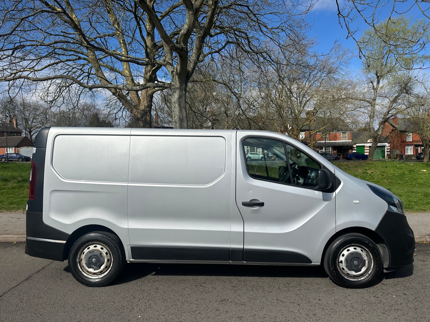 Used Vauxhall Vivaro 2015 for sale - 78099801: Photo 2
