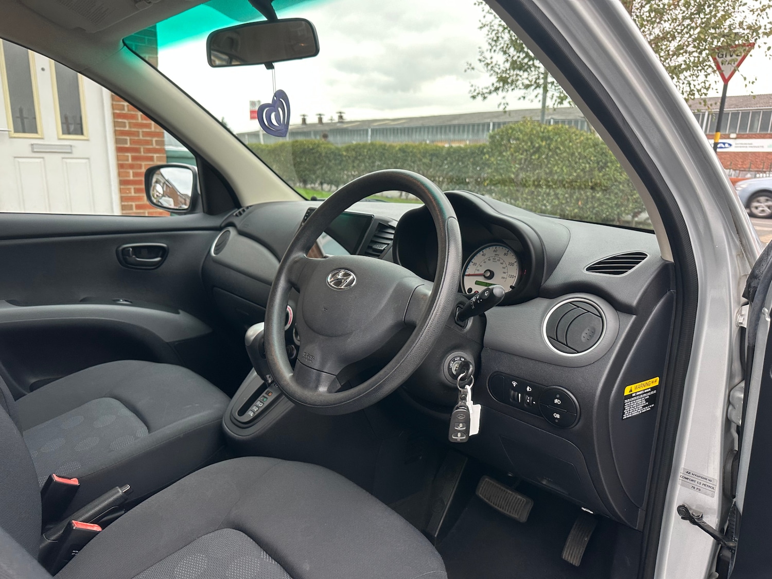 Used Hyundai i10 2009 for sale - 76949733: Photo 12