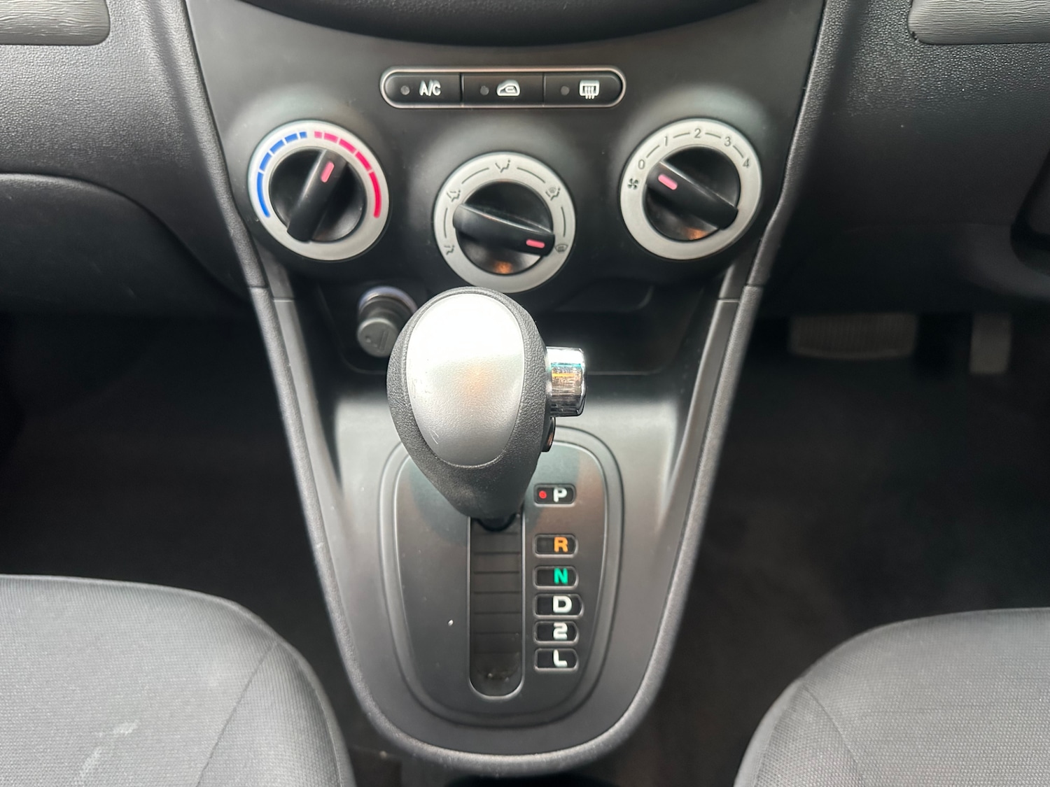 Used Hyundai i10 2009 for sale - 76949733: Photo 18