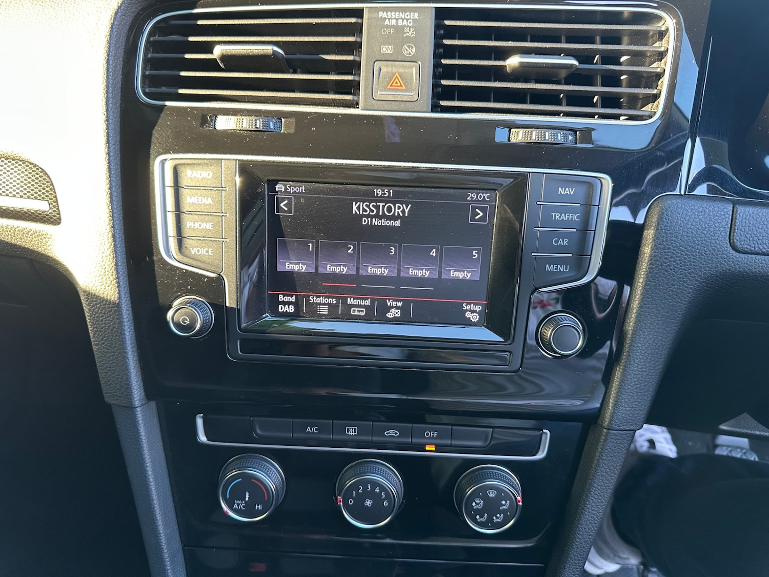 Used Volkswagen Golf 2015 for sale - 75994860: Photo 19