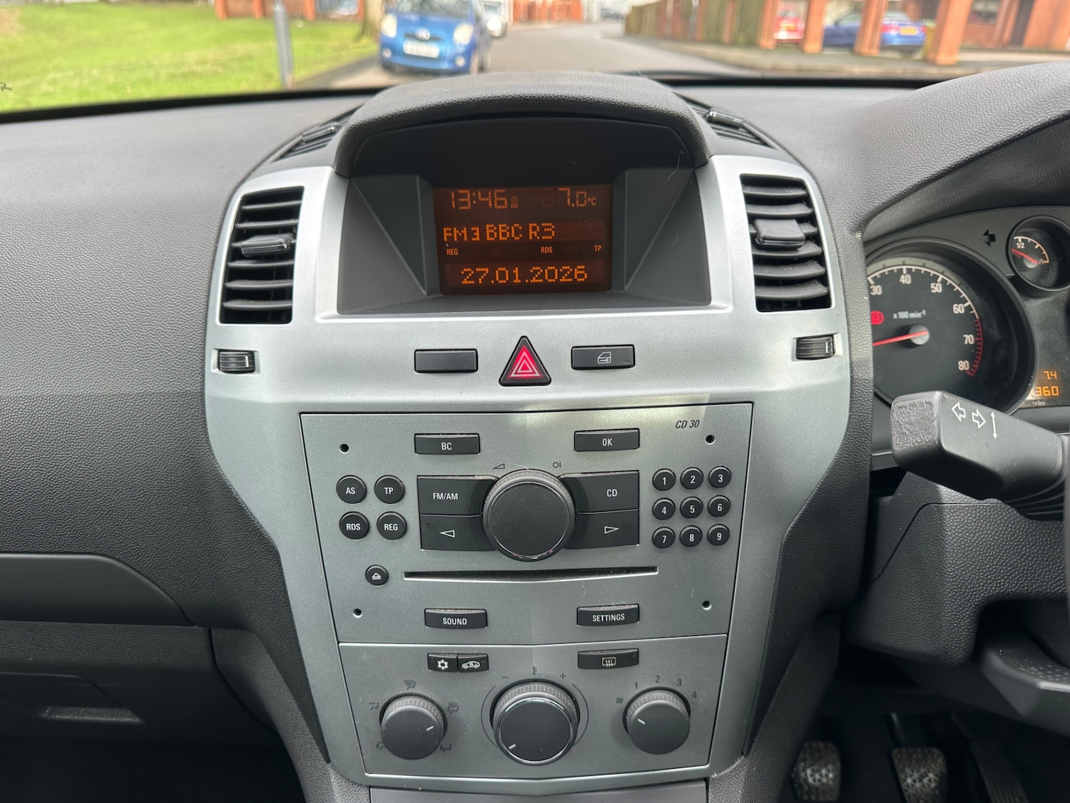 Used Vauxhall Zafira 2010 for sale - 77342756: Photo 17