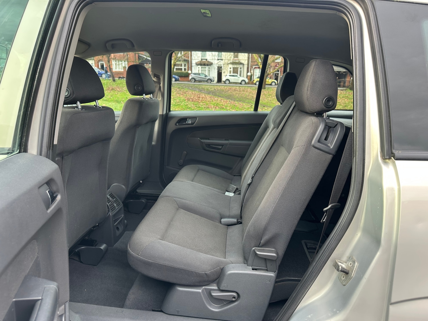 Used Vauxhall Zafira 2010 for sale - 77342756: Photo 21