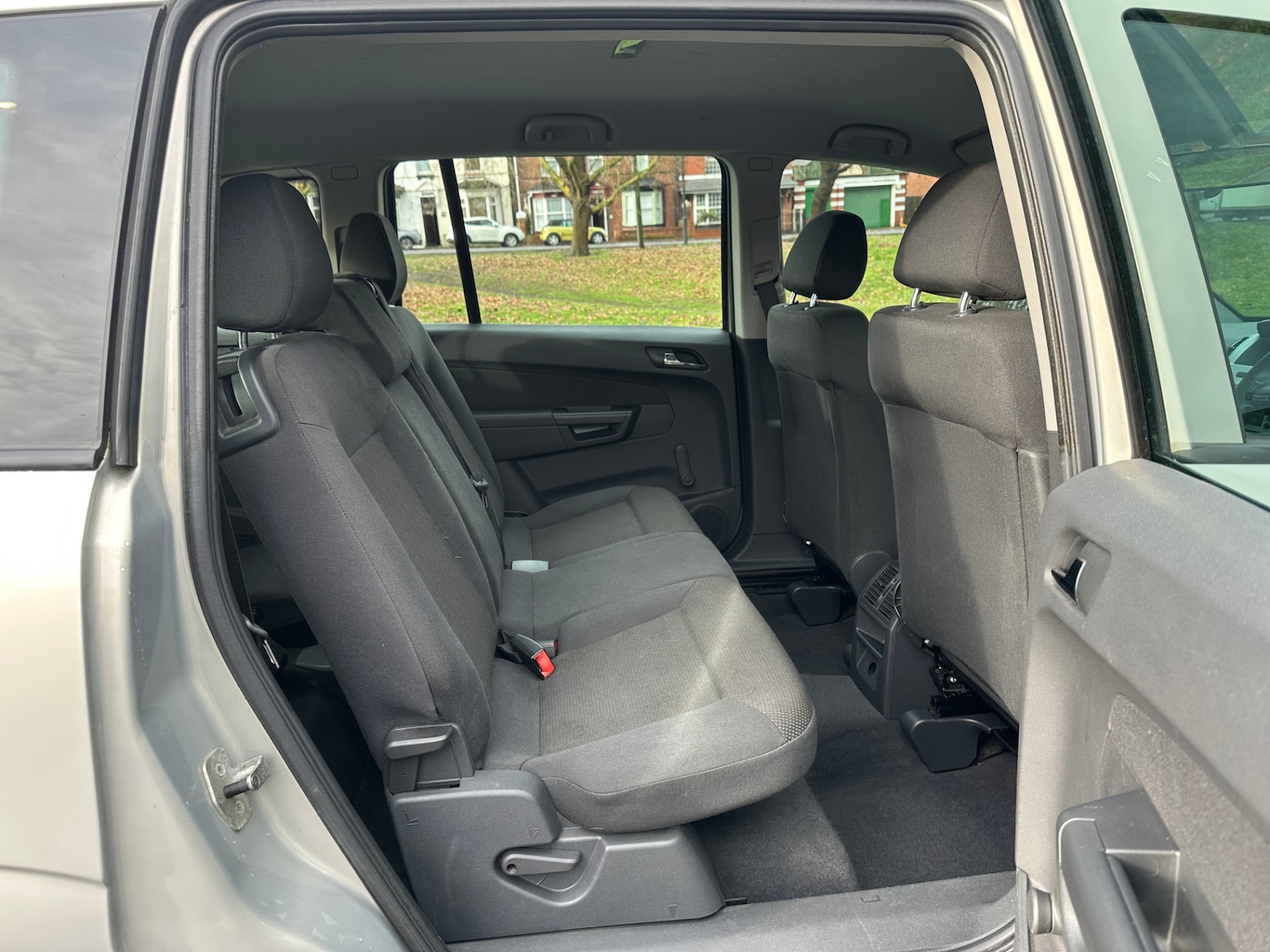 Used Vauxhall Zafira 2010 for sale - 77342756: Photo 23