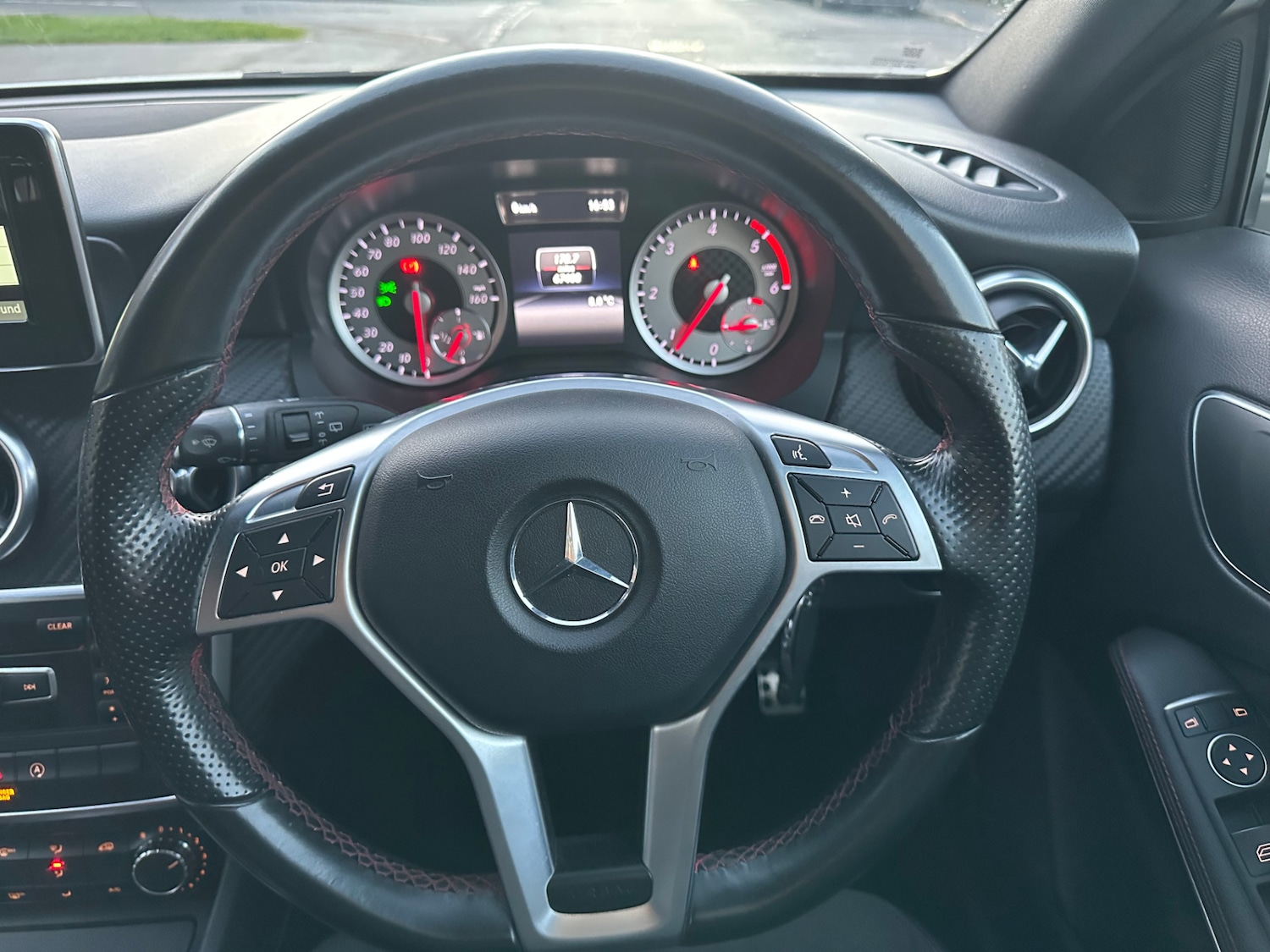 Used Mercedes-Benz A-Class 2015 for sale - 76948639: Photo 21