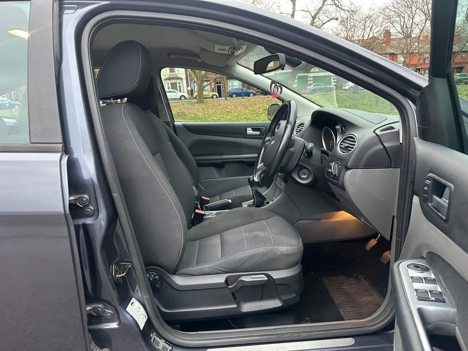 Used Ford Focus 2010 for sale - 77282763: Photo 10