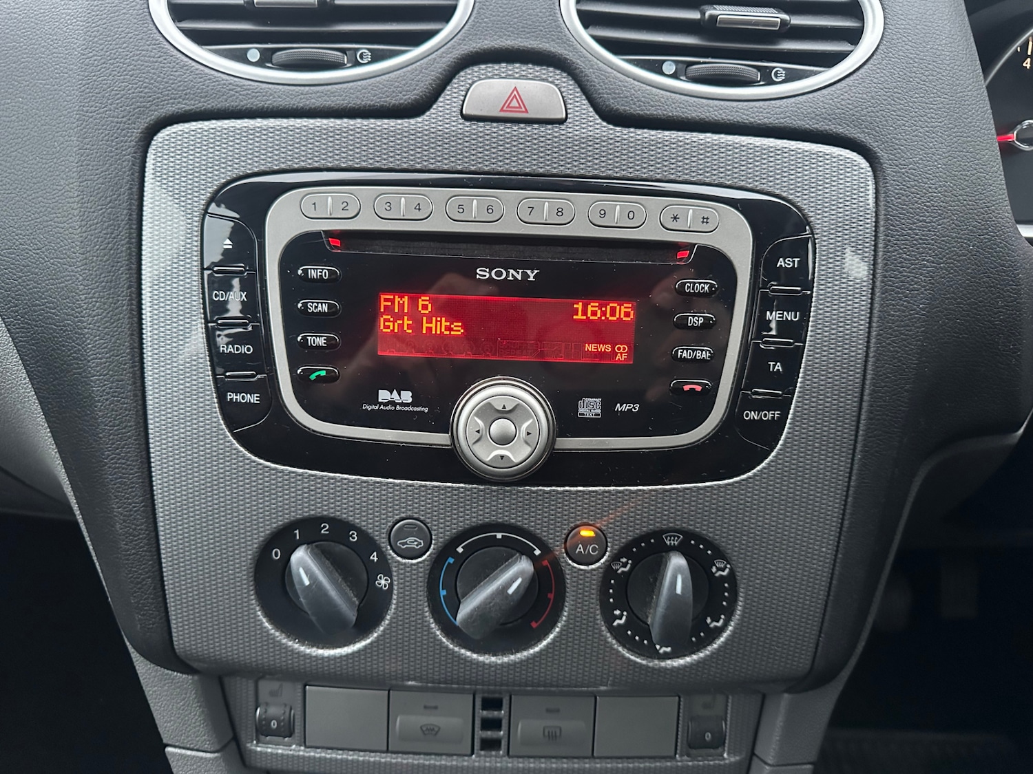 Used Ford Focus 2010 for sale - 77282763: Photo 17