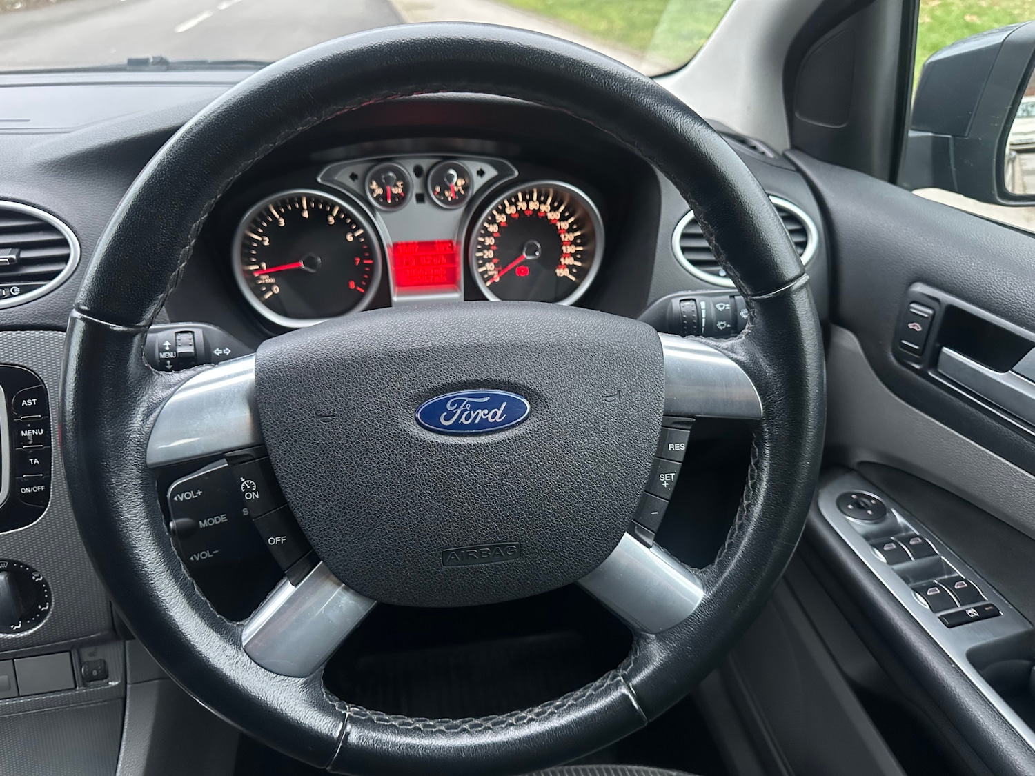 Used Ford Focus 2010 for sale - 77282763: Photo 20