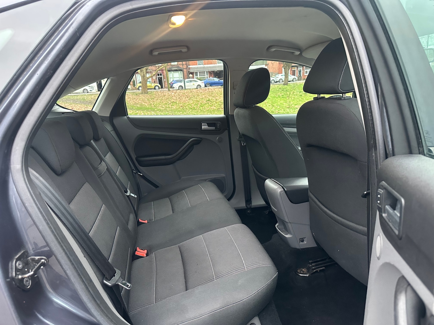 Used Ford Focus 2010 for sale - 77282763: Photo 22