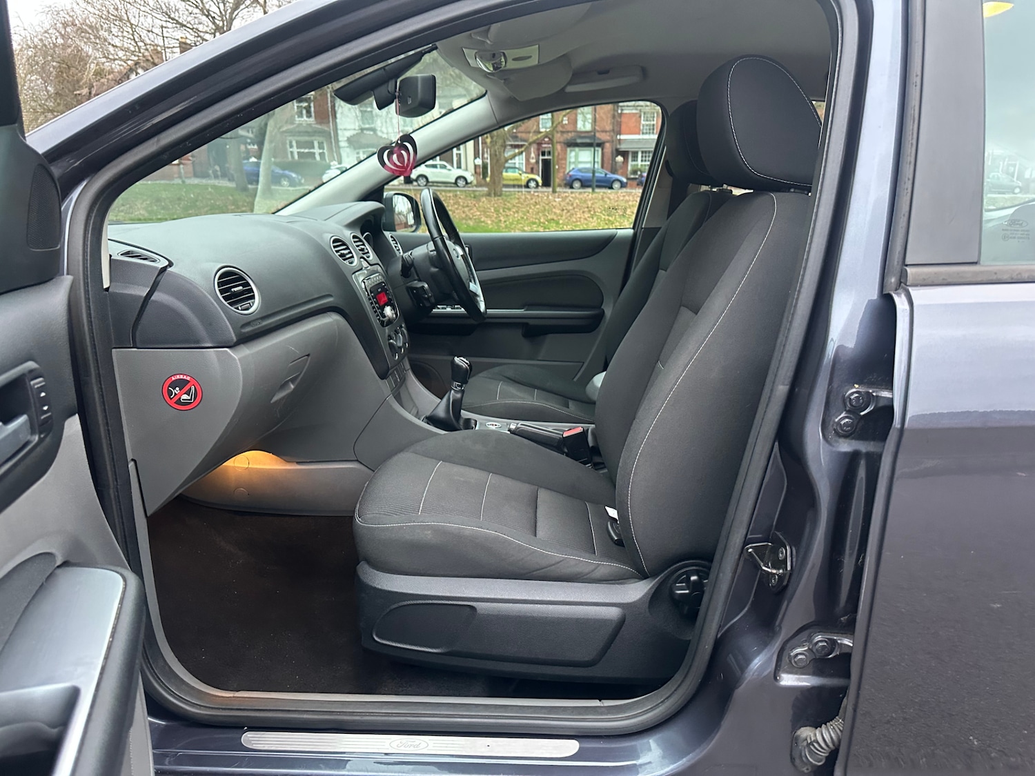 Used Ford Focus 2010 for sale - 77282763: Photo 9