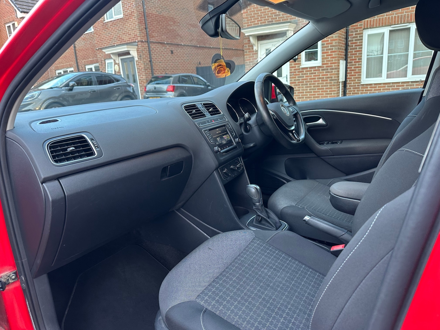 Used Volkswagen Polo 2015 for sale - 76924126: Photo 13