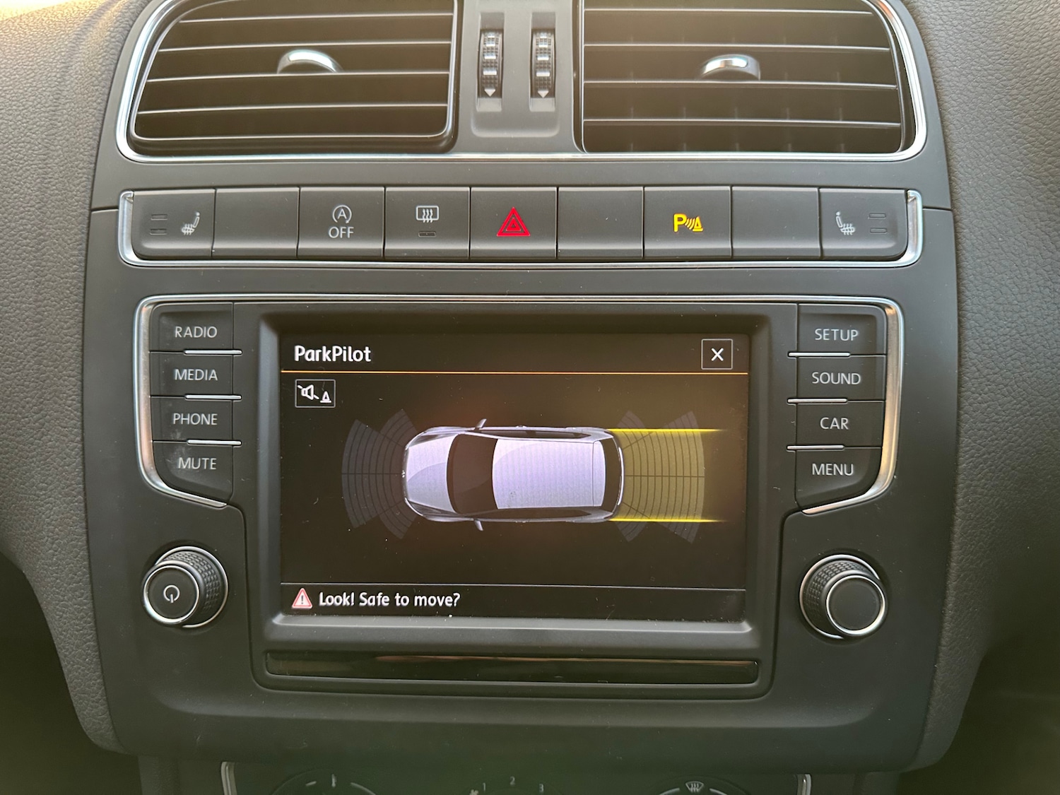 Used Volkswagen Polo 2015 for sale - 76924126: Photo 18