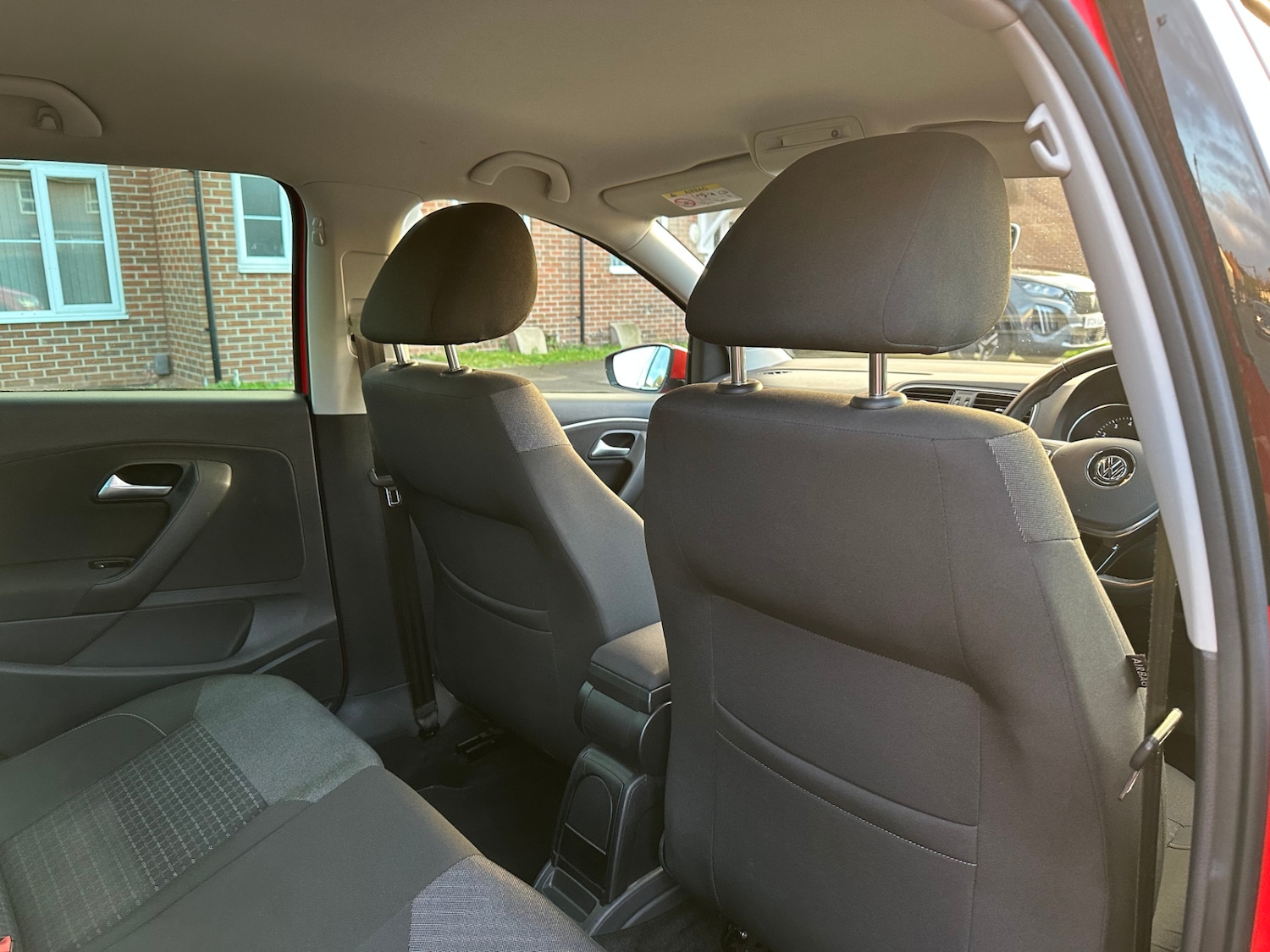 Used Volkswagen Polo 2015 for sale - 76924126: Photo 28