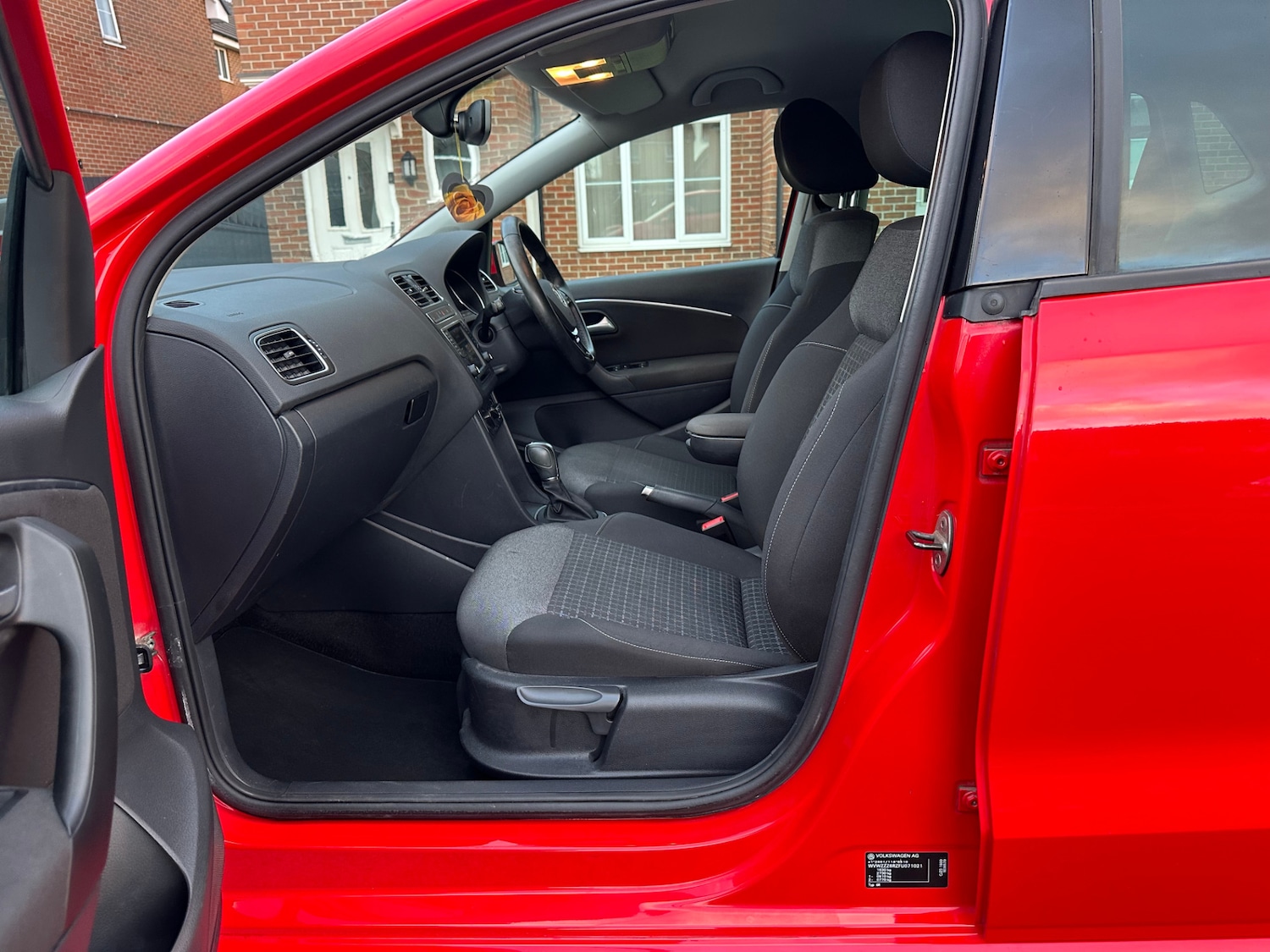 Used Volkswagen Polo 2015 for sale - 76924126: Photo 9