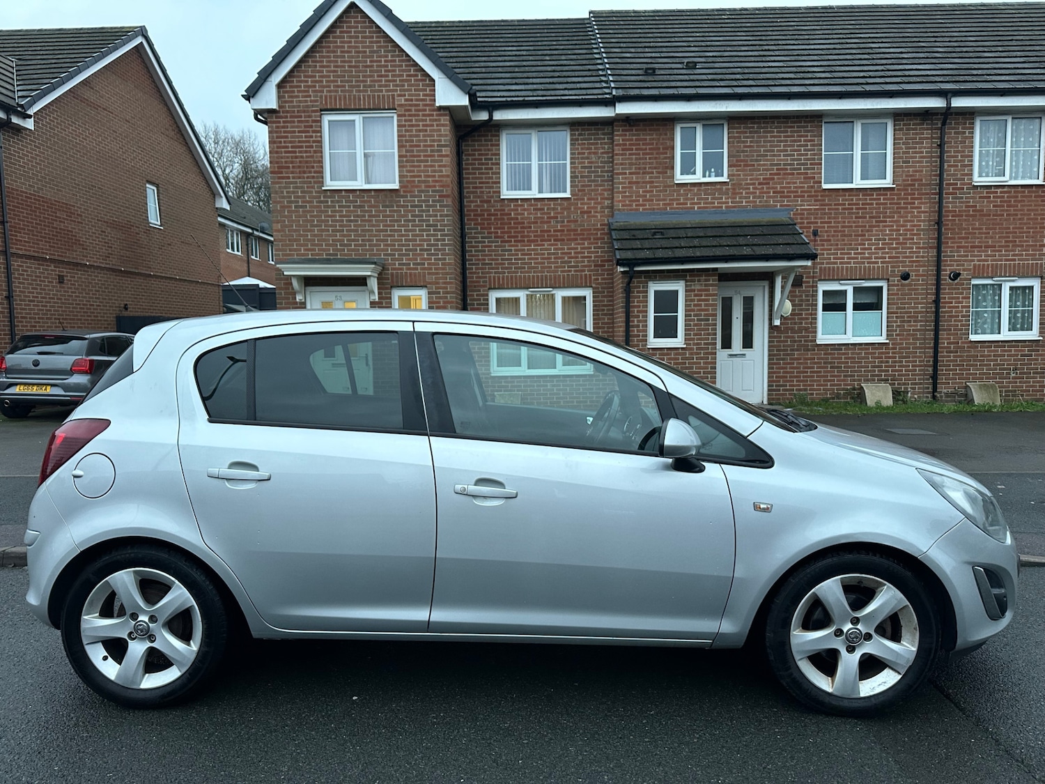Used Vauxhall Corsa 2013 for sale - 77048127: Photo 3