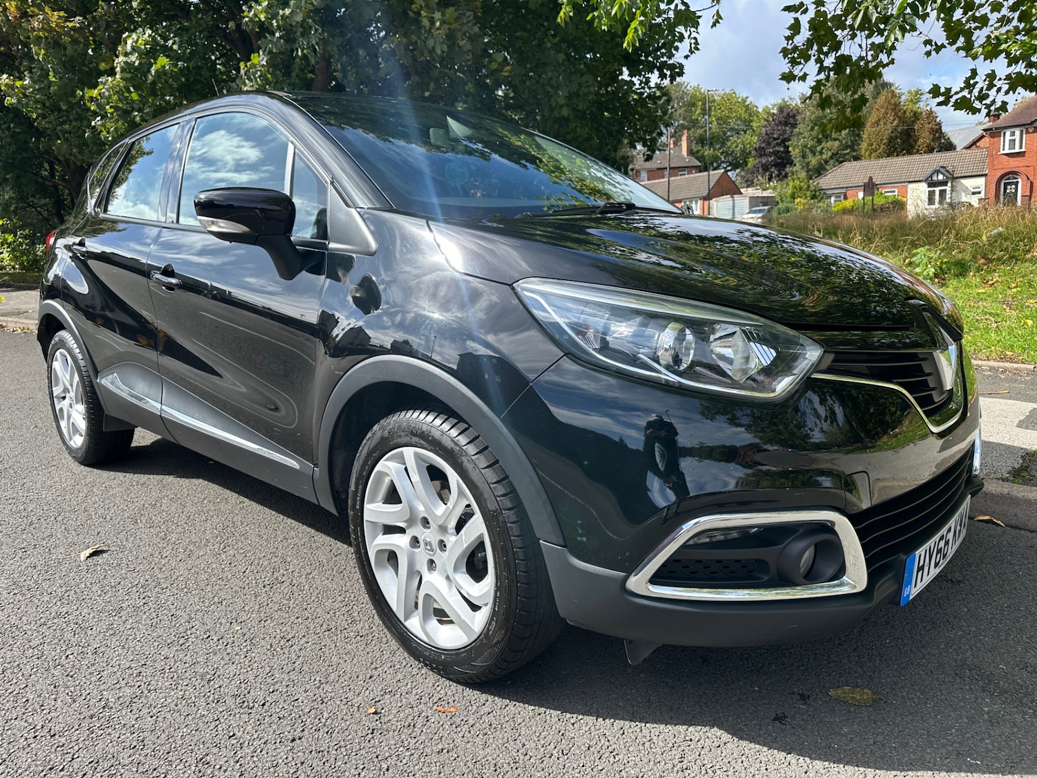 Used Renault Captur 2016 for sale - 76796636: Photo 1