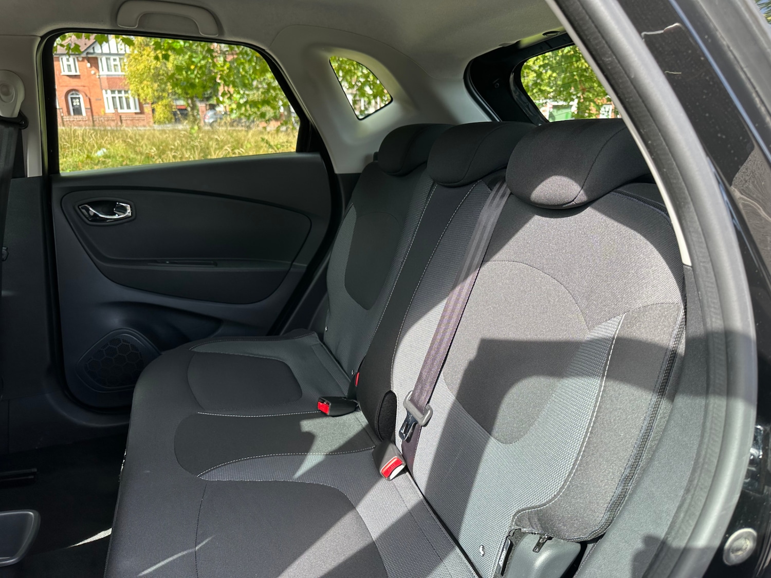 Used Renault Captur 2016 for sale - 76796636: Photo 24