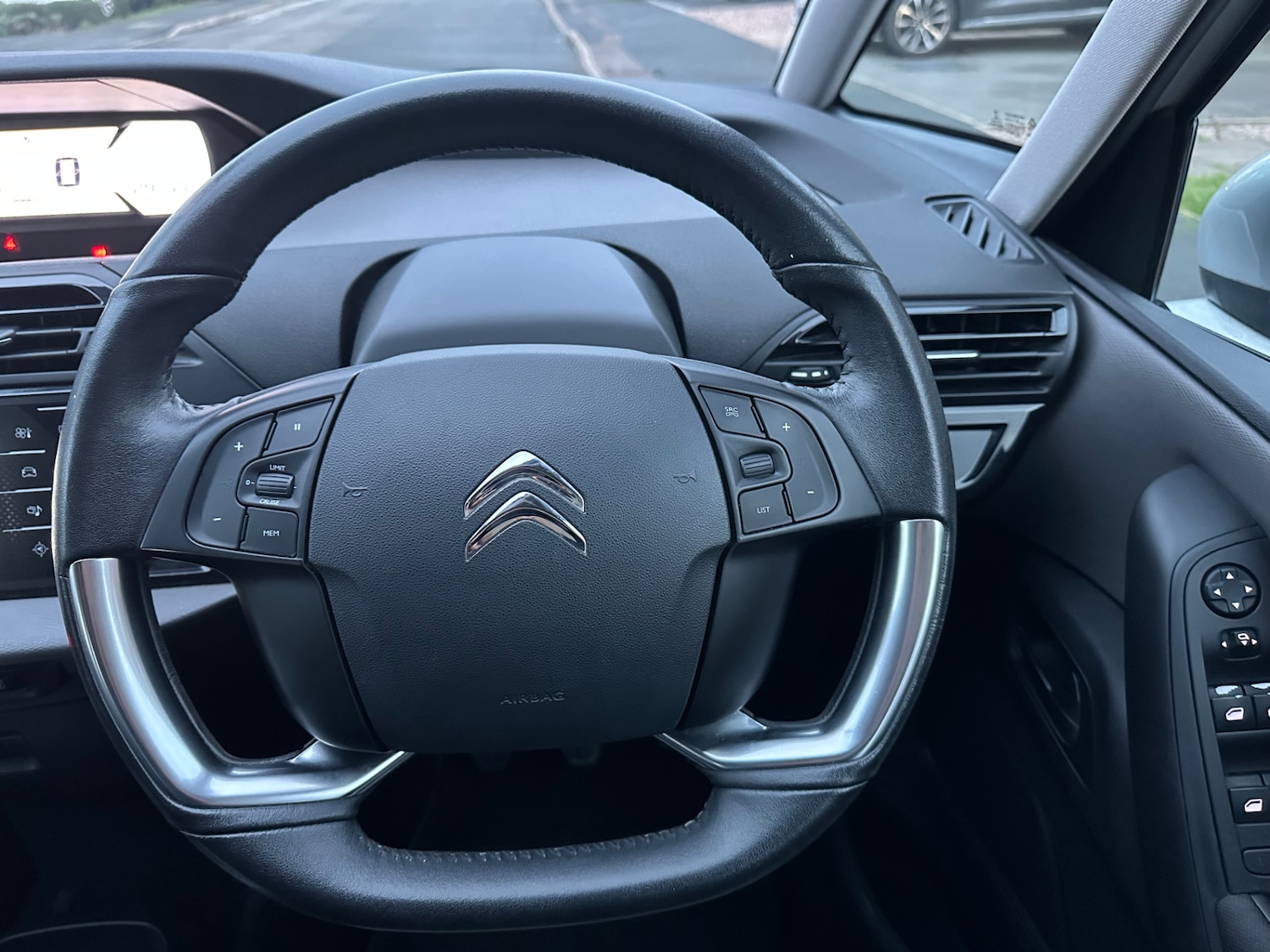 Used Citroen C4 Picasso 2016 for sale - 76924265: Photo 19