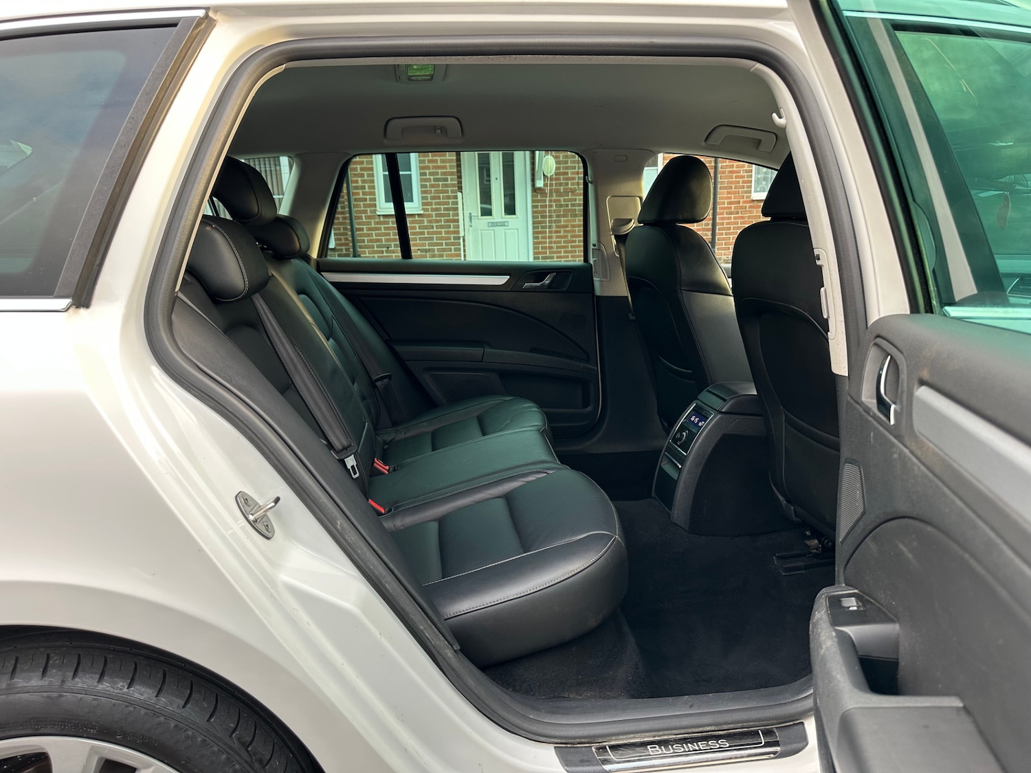 Used Skoda Superb 2015 for sale - 77164865: Photo 25