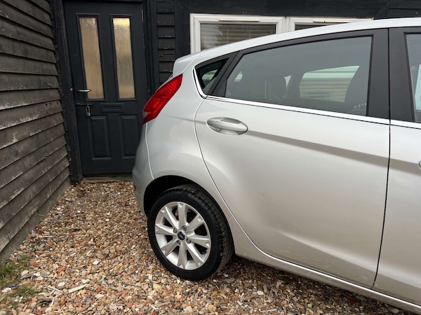 Used Ford Fiesta 2011 for sale - 76255874: Photo 15