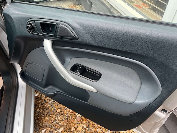 Used Ford Fiesta 2011 for sale - 76255874: Photo 25