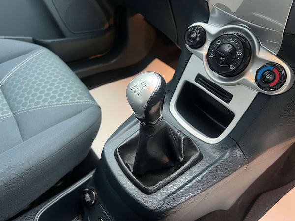 Used Ford Fiesta 2011 for sale - 76255874: Photo 35