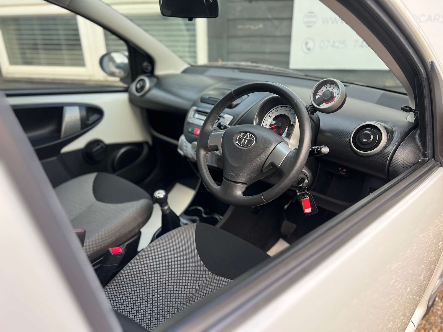 Used Toyota AYGO 2014 for sale - 76601362: Photo 17