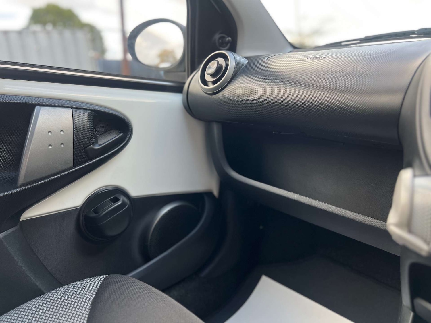 Used Toyota AYGO 2014 for sale - 76601362: Photo 25