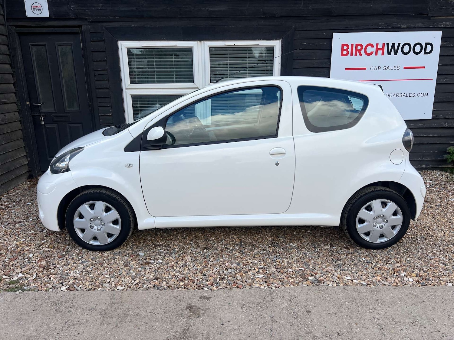 Used Toyota AYGO 2014 for sale - 76601362: Photo 8