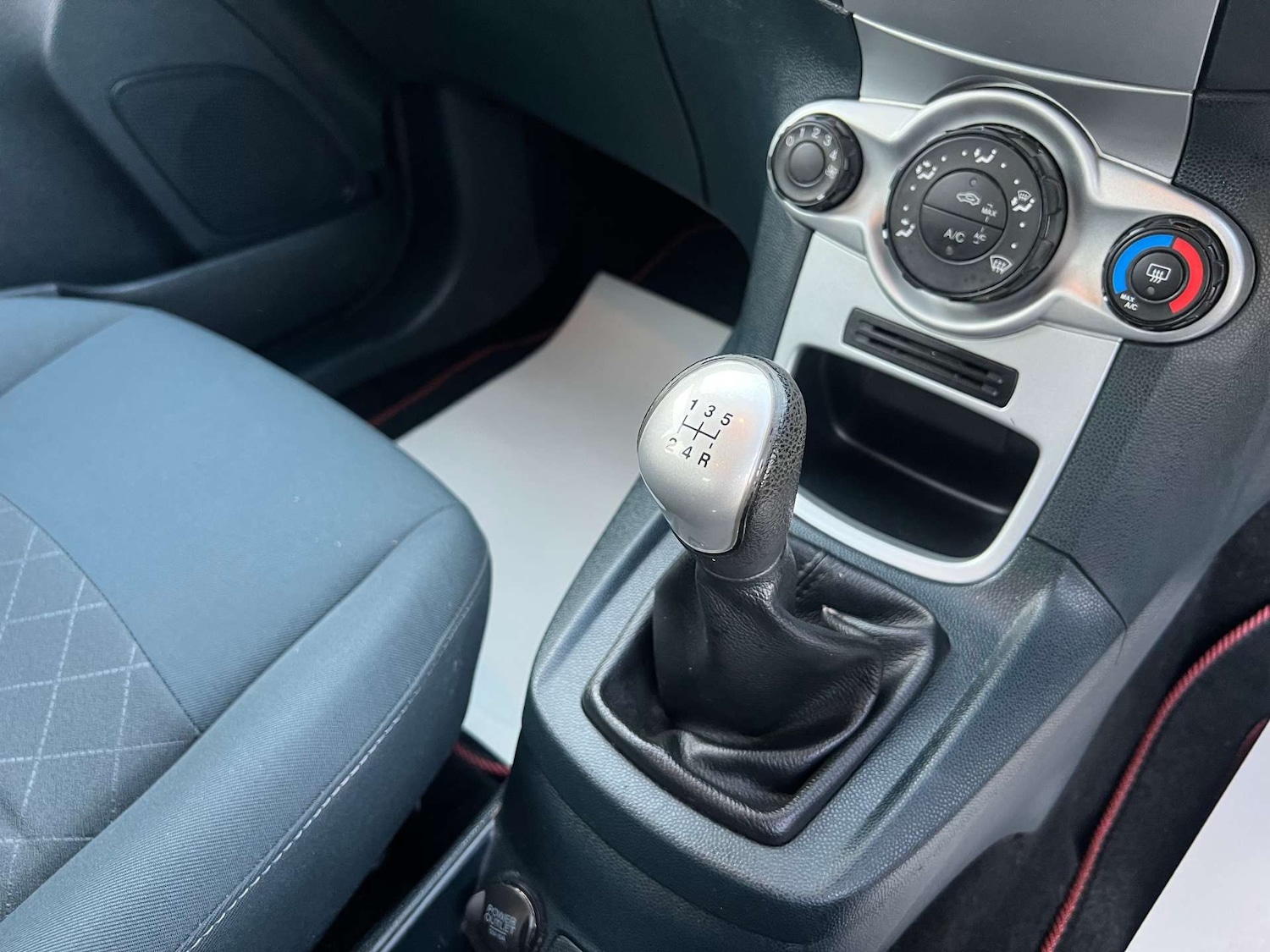 Used Ford Fiesta 2012 for sale - 76181551: Photo 32