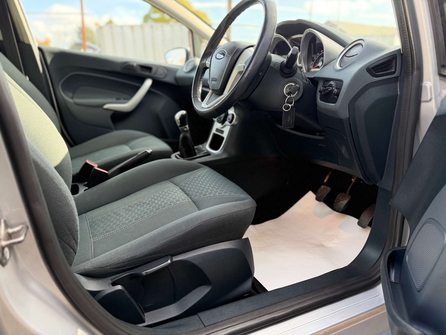 Used Ford Fiesta 2010 for sale - 76393371: Photo 25