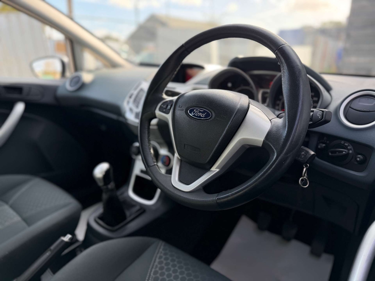 Used Ford Fiesta 2010 for sale - 76393371: Photo 28