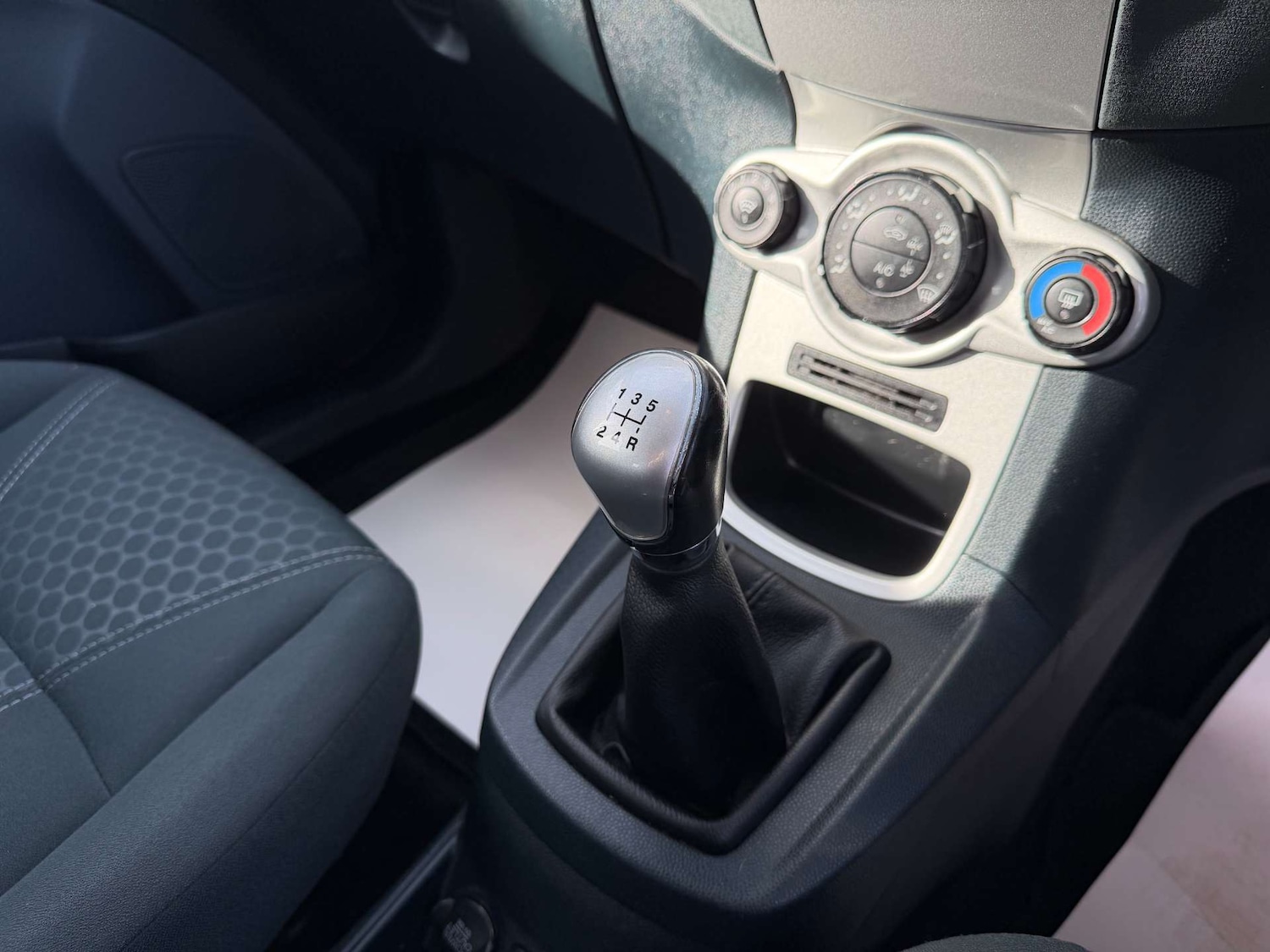 Used Ford Fiesta 2010 for sale - 76393371: Photo 31