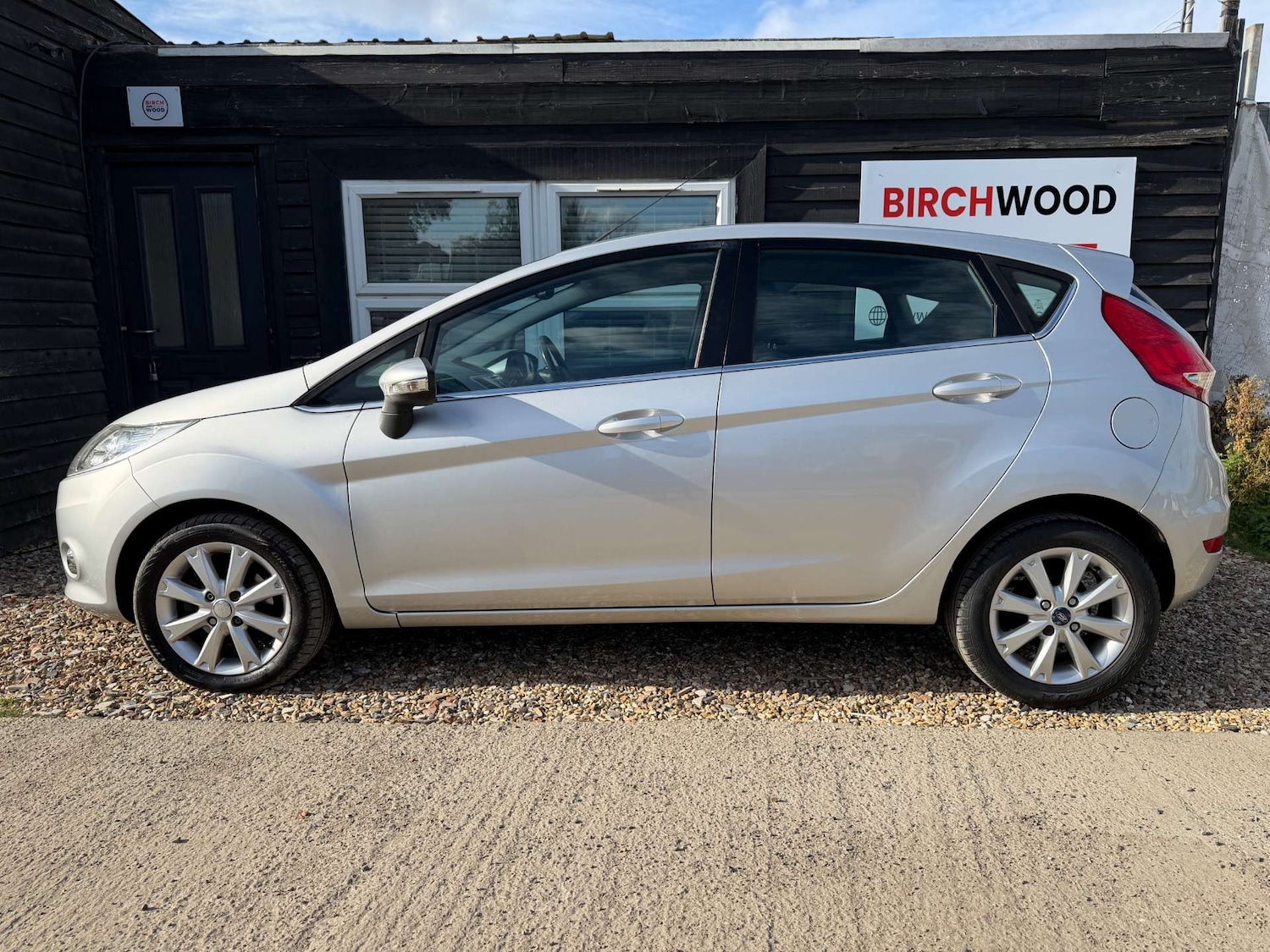 Used Ford Fiesta 2010 for sale - 76393371: Photo 8