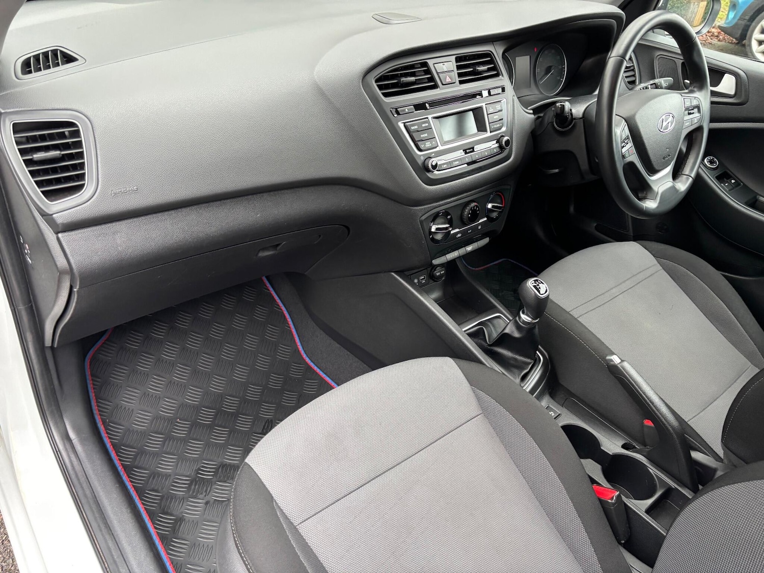 Used Hyundai i20 2015 for sale - 77144122: Photo 6