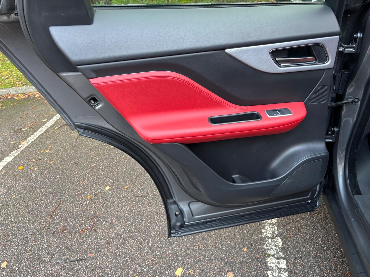 Used Jaguar F-Pace for sale - 76743046: Photo 26