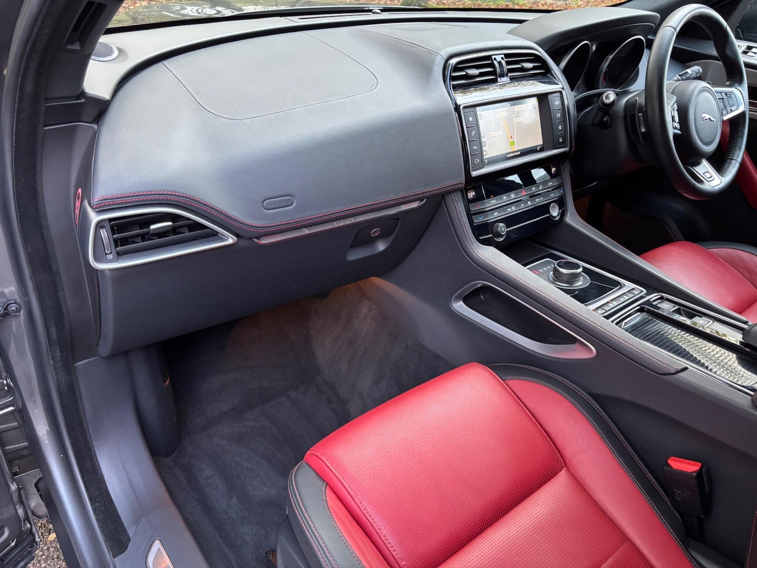 Used Jaguar F-Pace for sale - 76743046: Photo 6