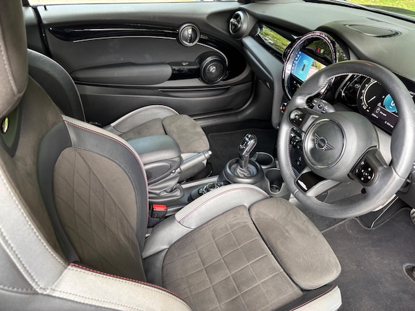 Used MINI Convertible 2023 for sale - 74642431: Photo 10