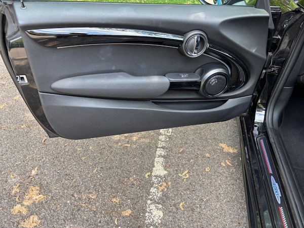 Used MINI Convertible 2023 for sale - 74642431: Photo 28