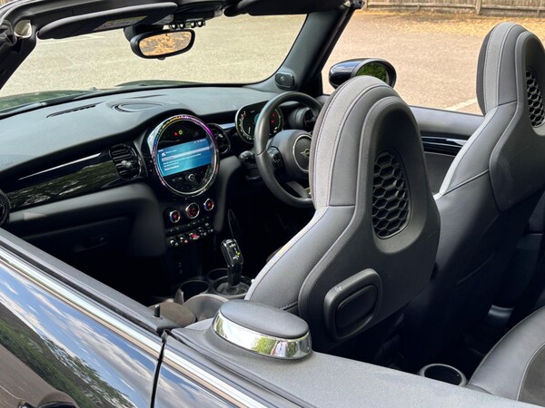 Used MINI Convertible 2023 for sale - 74642431: Photo 31