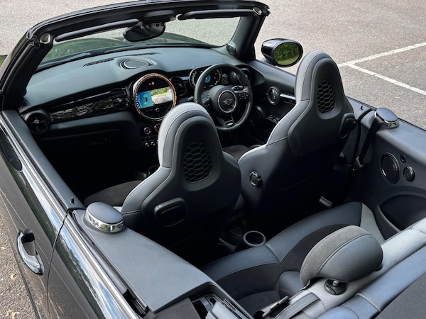 Used MINI Convertible 2023 for sale - 74642431: Photo 33
