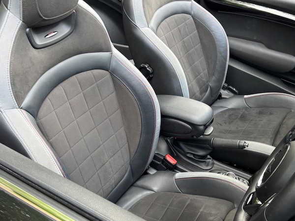 Used MINI Convertible 2023 for sale - 74642431: Photo 8