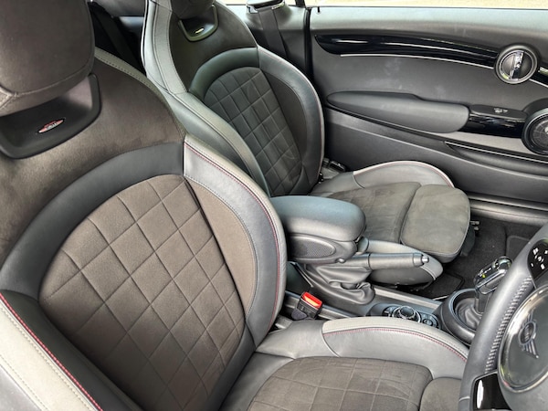 Used MINI Convertible 2023 for sale - 74642431: Photo 9