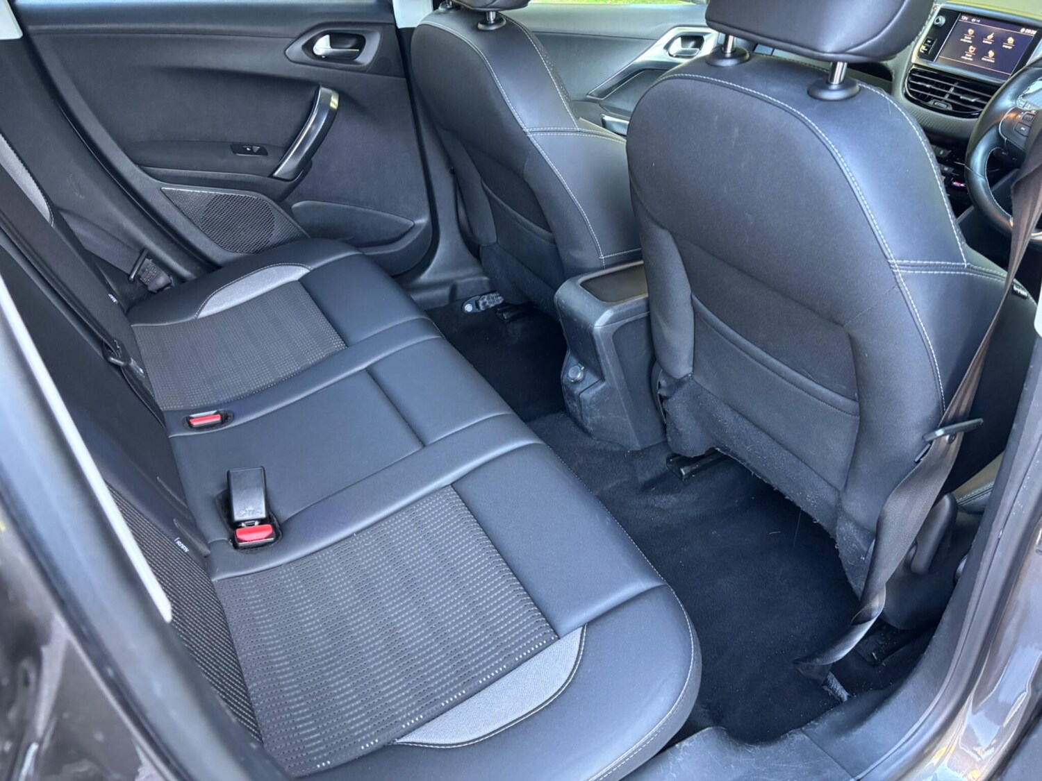 Used Peugeot 2008 2017 for sale - 76031613: Photo 13