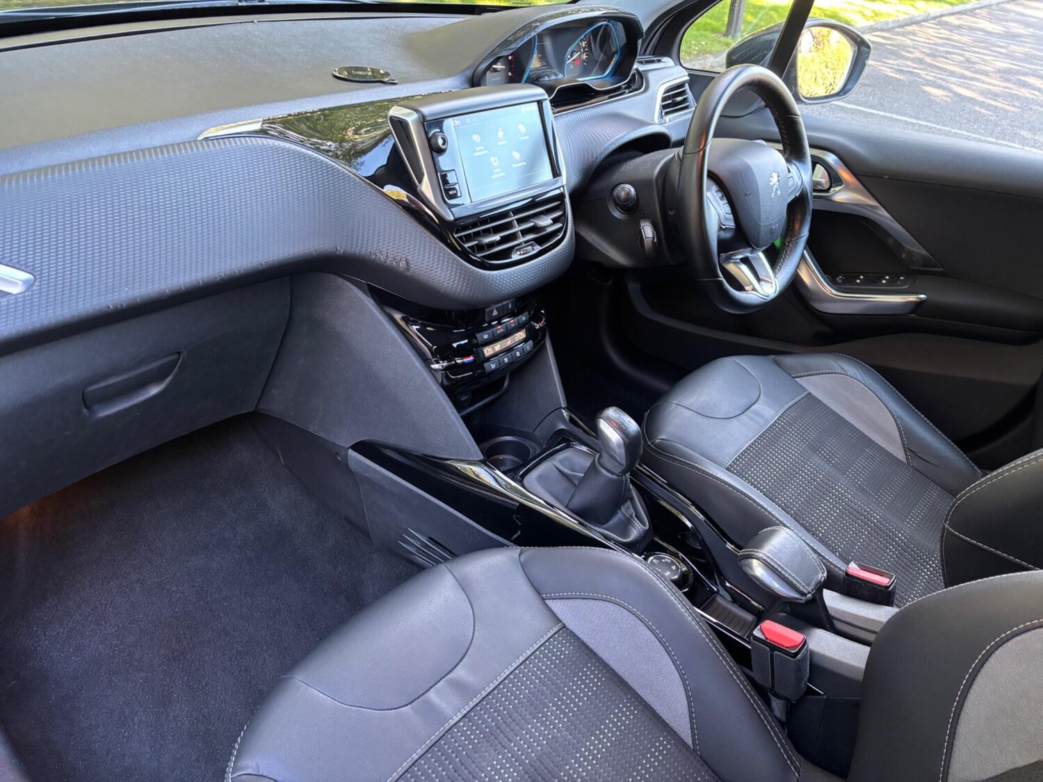 Used Peugeot 2008 2017 for sale - 76031613: Photo 6
