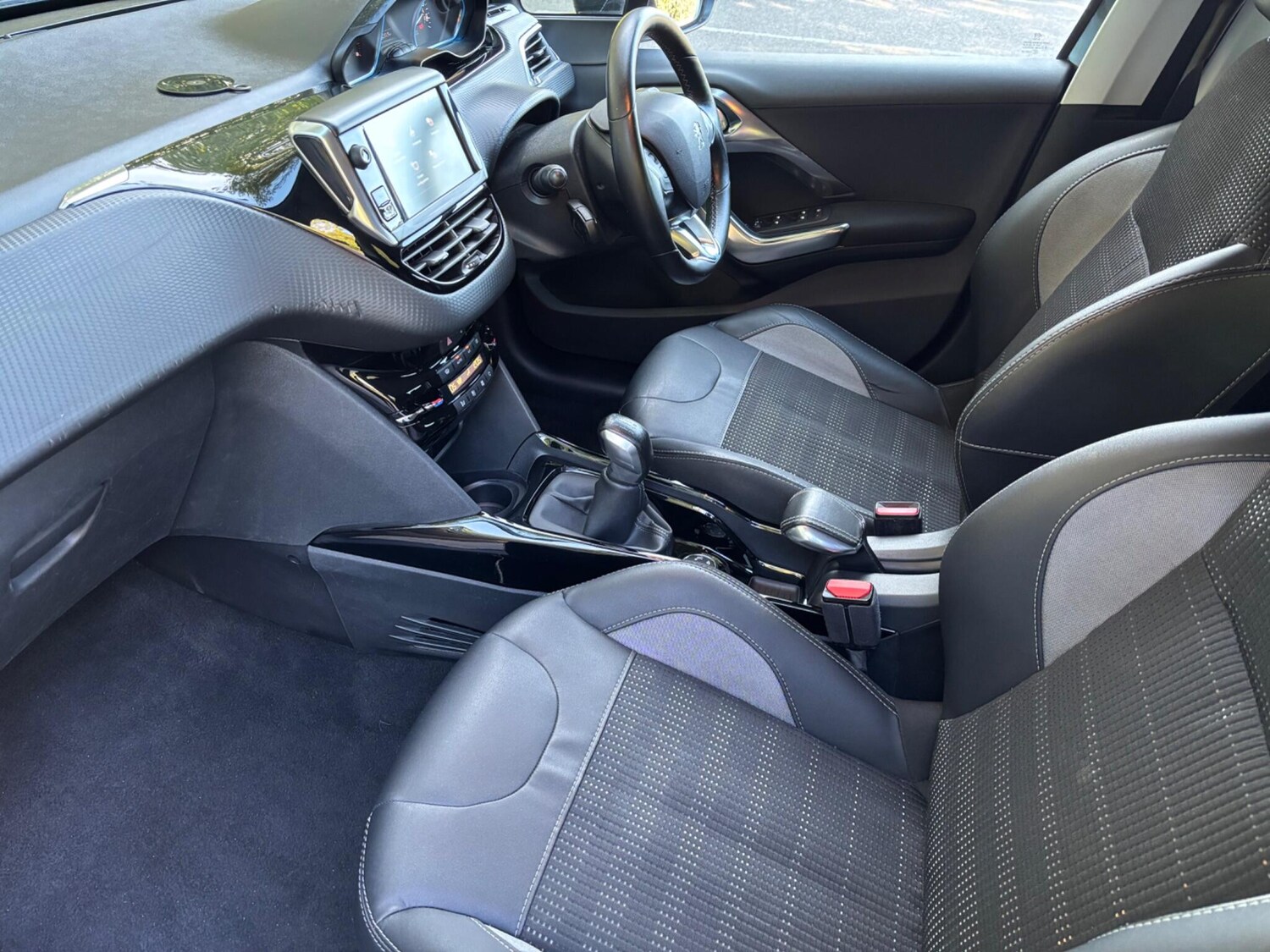 Used Peugeot 2008 2017 for sale - 76031613: Photo 7